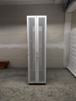 19" Rack 48U H2200 X B600 X T1200 mm Serverschrank mit Seitenwänden